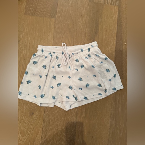 Chaser Small Shorts. ⚡️🤍 - Picture 2 of 4